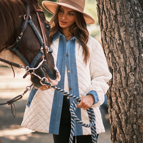 14 Fabulous Contrast Quilt Stitch Button Jacket - Picture 7 of 9